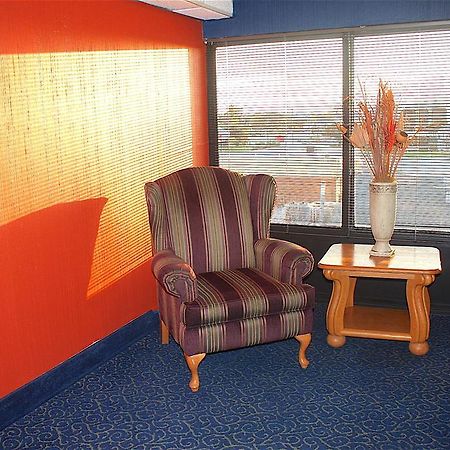 Eurotel Inn Мейтленд Экстерьер фото