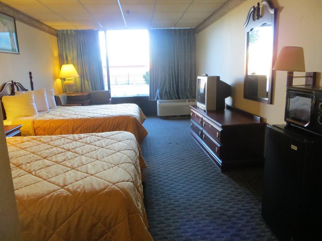 Eurotel Inn Мейтленд Экстерьер фото