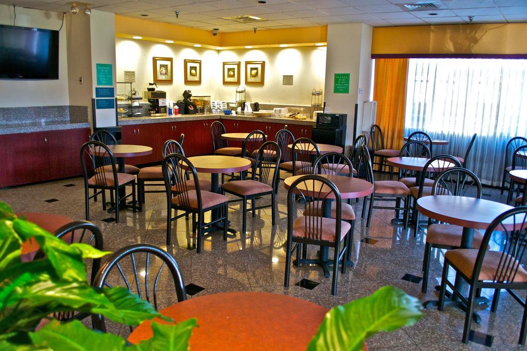 Eurotel Inn Мейтленд Экстерьер фото